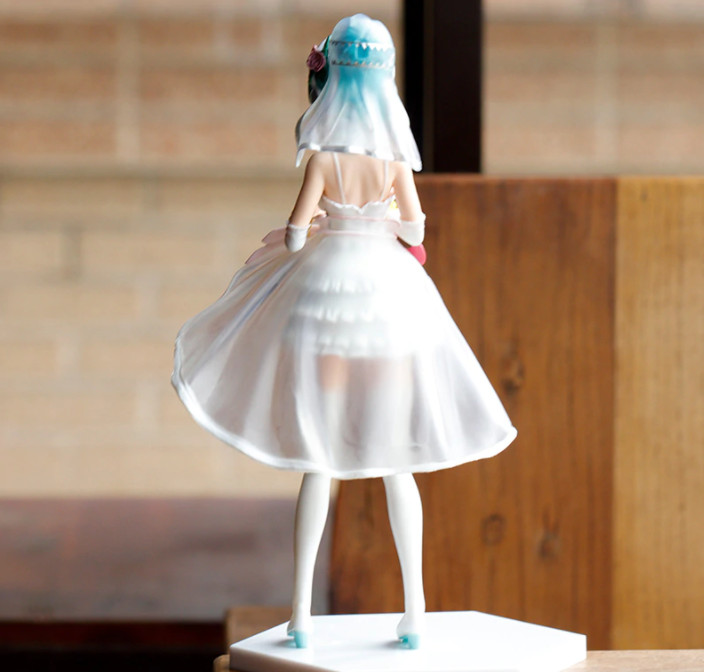 Mô Hình Hatsune Miku White Dress - Cao 26cm