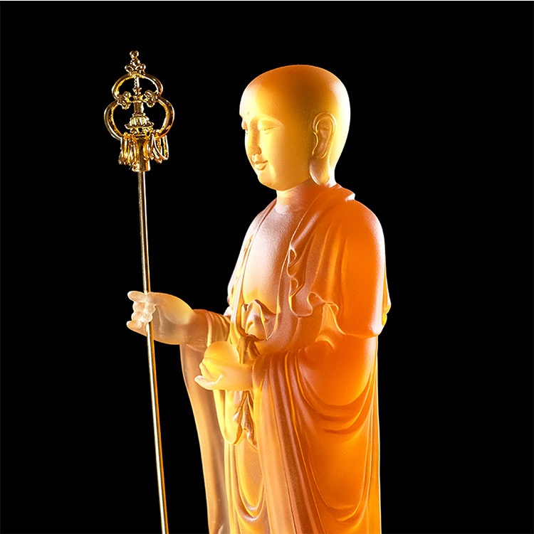 Tôn tượng Địa Tạng Bồ Tát bằng đá liuli
