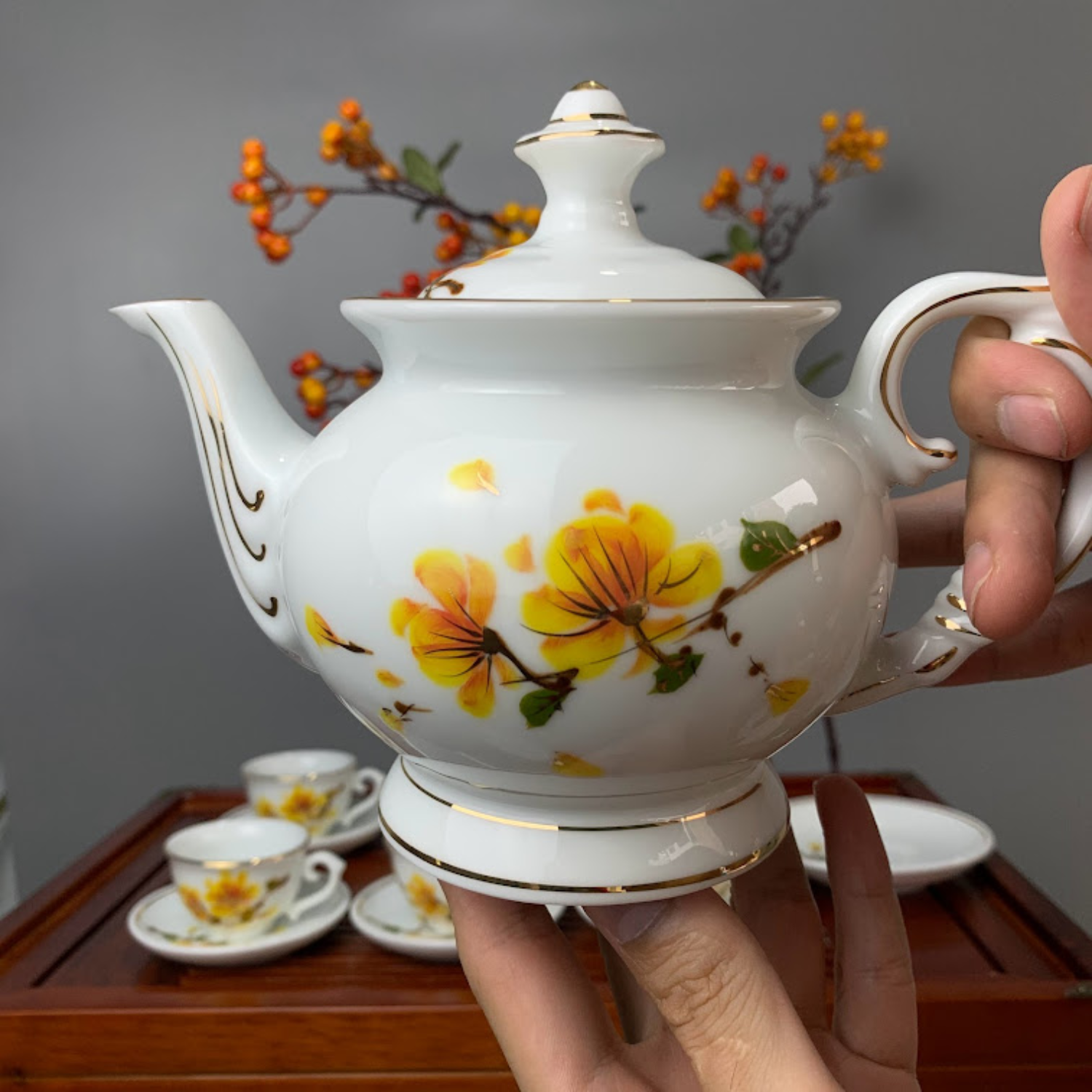 Bộ ấm chén uống trà cao cấp , bộ ấm trà Bát Tràng - mai vàng phú quý