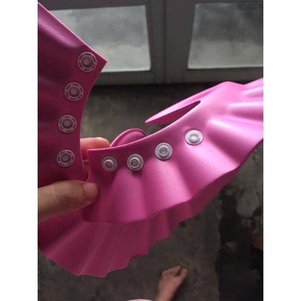 Mũ gội đầu tắm cho bé có bịt tai, điều chỉnh rộng chật
