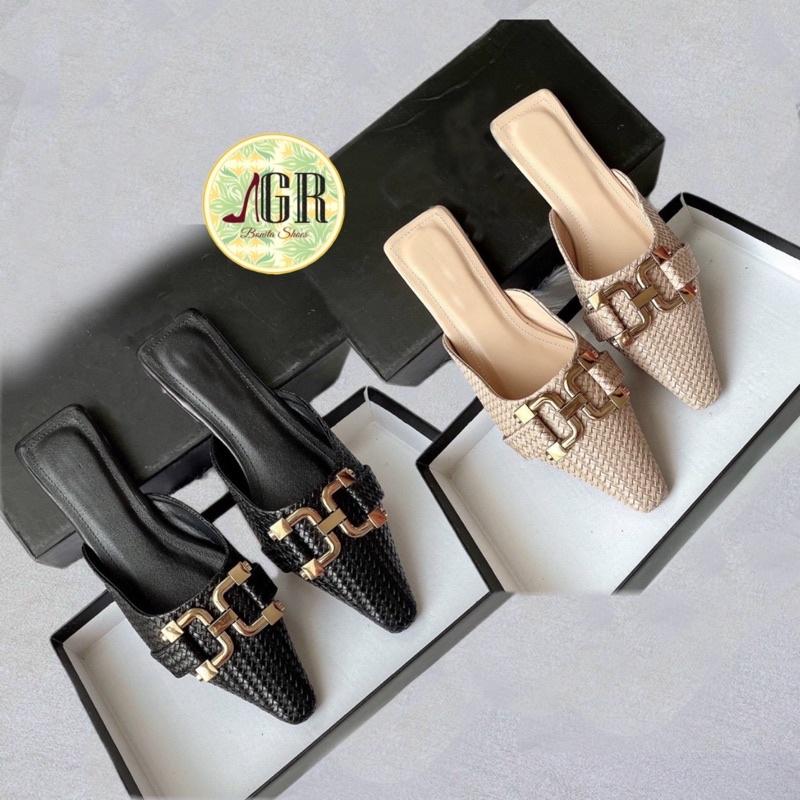 Dép sục mũi vuông đan nổi khoá sắt cao cấp đế xịn