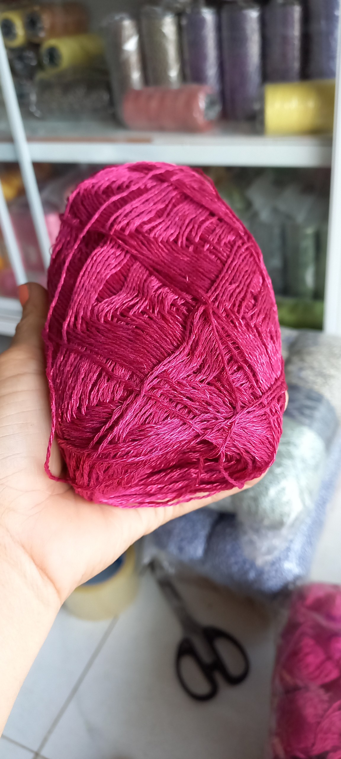 Sợi len xà cừ dùng trong đan móc