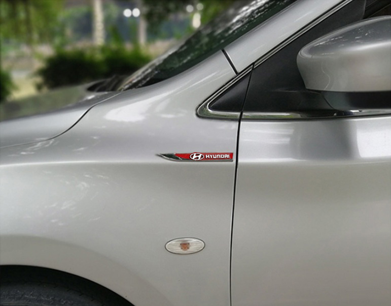 Bộ 2 mang cá kim loại chữ Hyundai trang trí xe