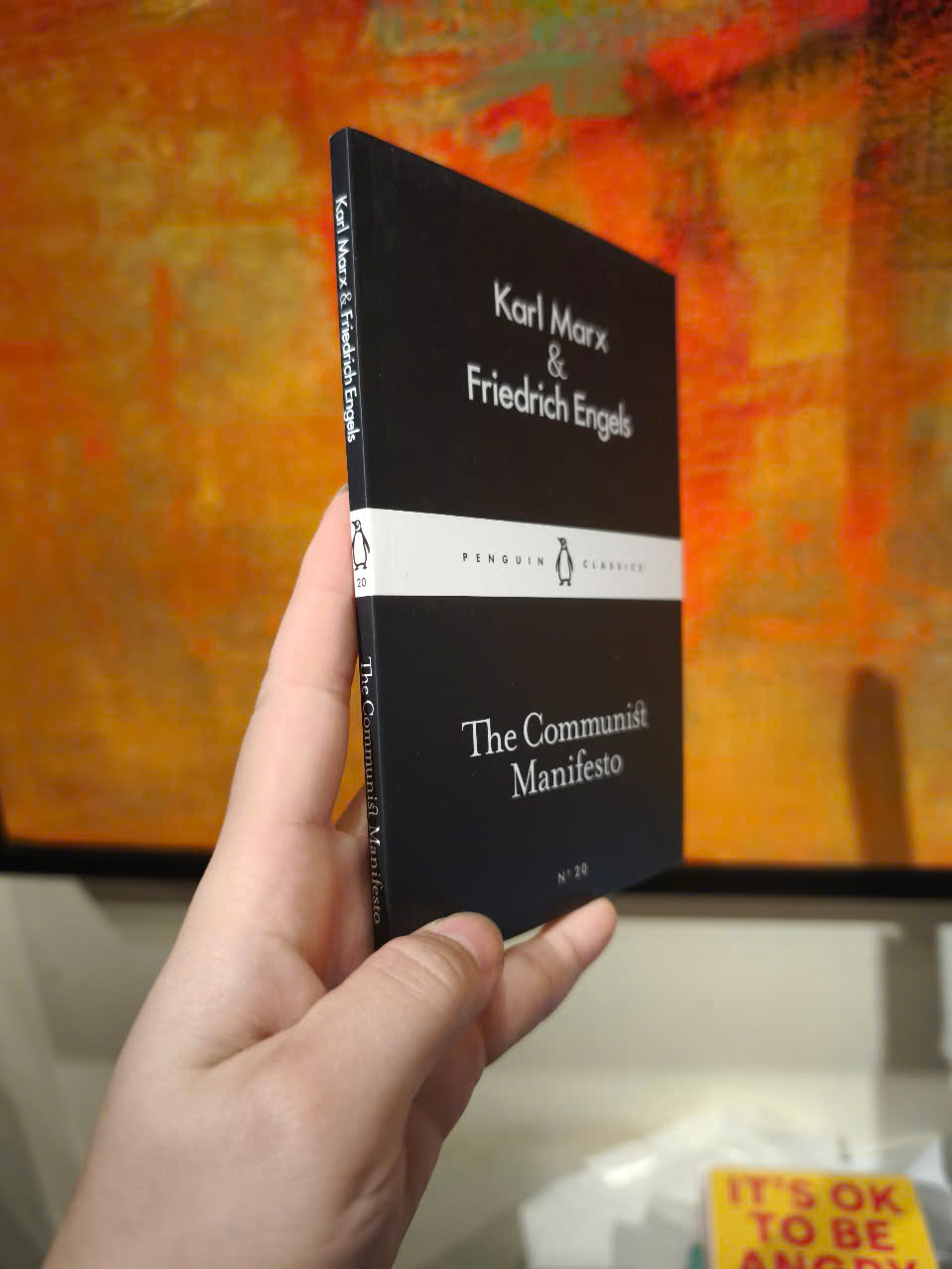 Sách - Communist Manifesto Paperback by Karl Marx, Friedrich Engels/Politics &amp; Social Sciences/The Little Black Classics