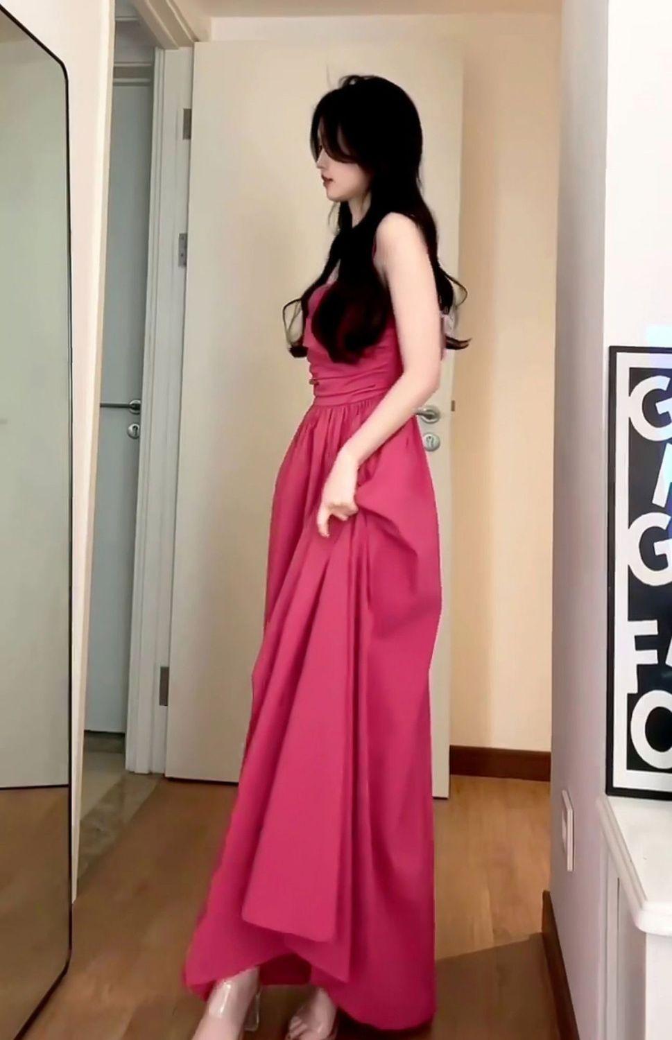 TOBE1SHOP Tea Break French Rose Sling Dress Trẻ em mùa hè 2023 Thắt lưng lộ ra váy dài nghỉ mát bên bờ biển gầy