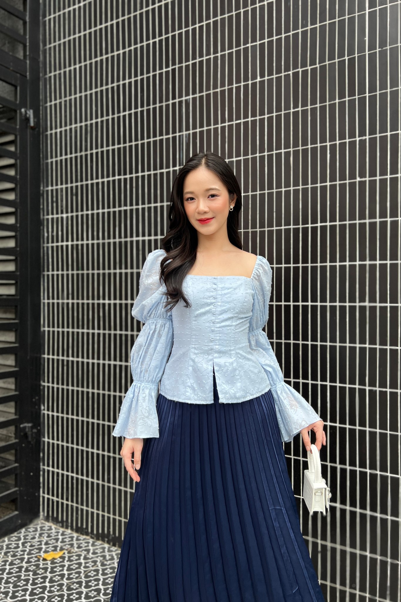 OLV - Chân váy Satin Pleated Skirt in Navy