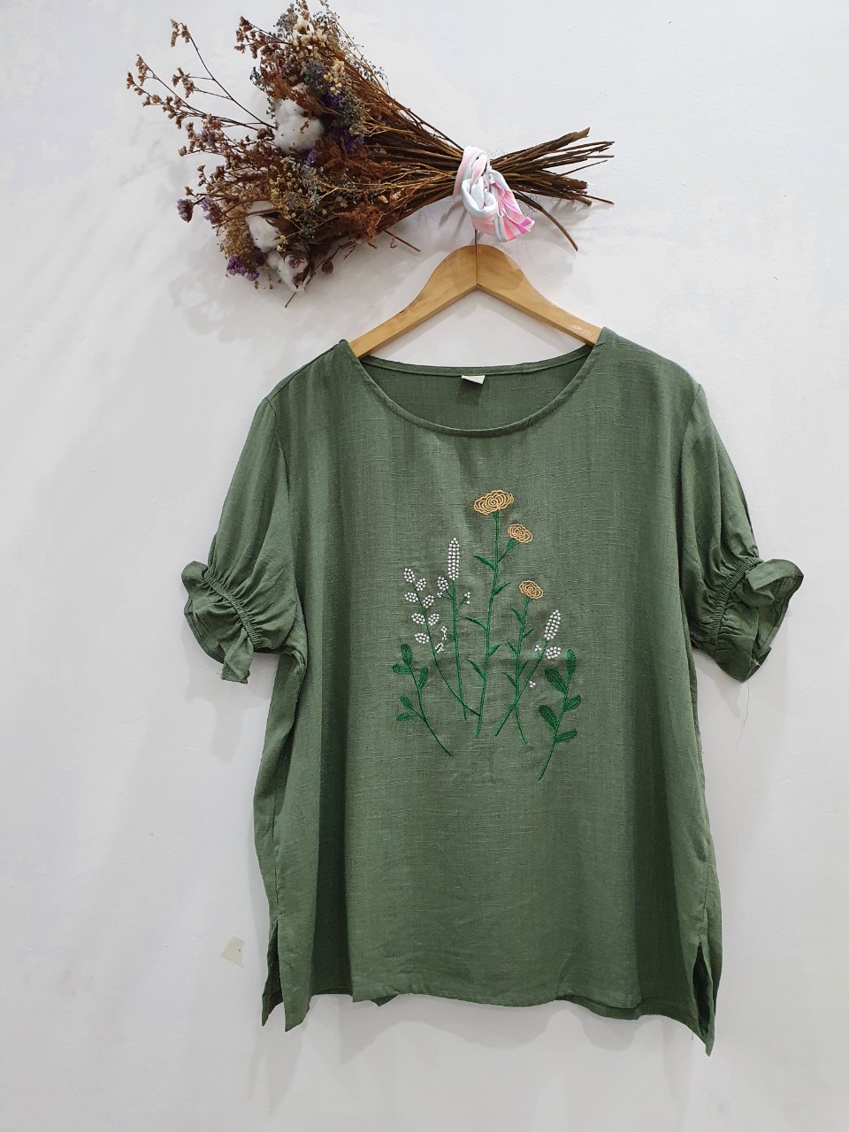 Áo Họa Tiết Thêu Hoa