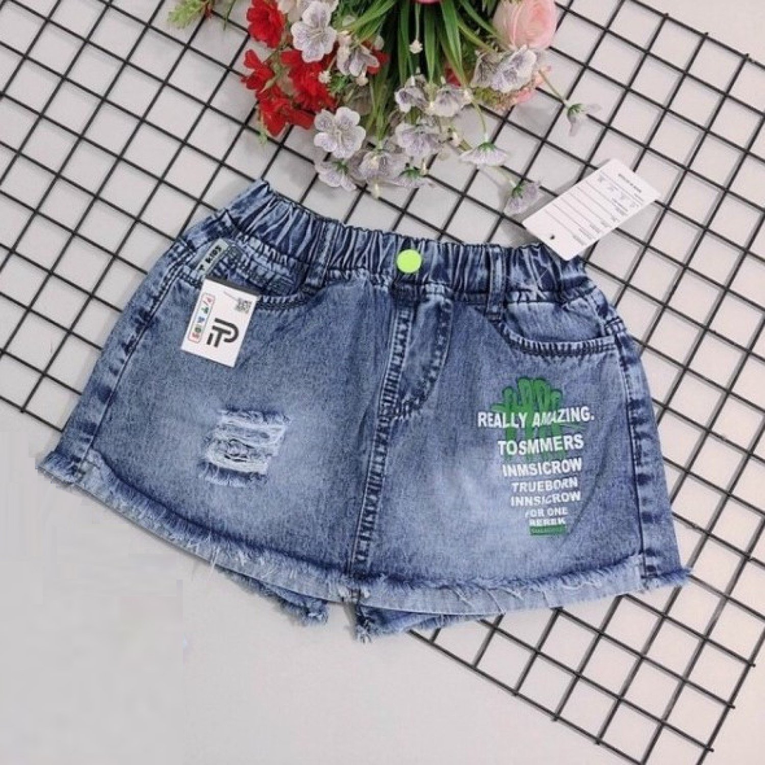 G00000214 Quần short jean giả váy dễ thương cho bé gái