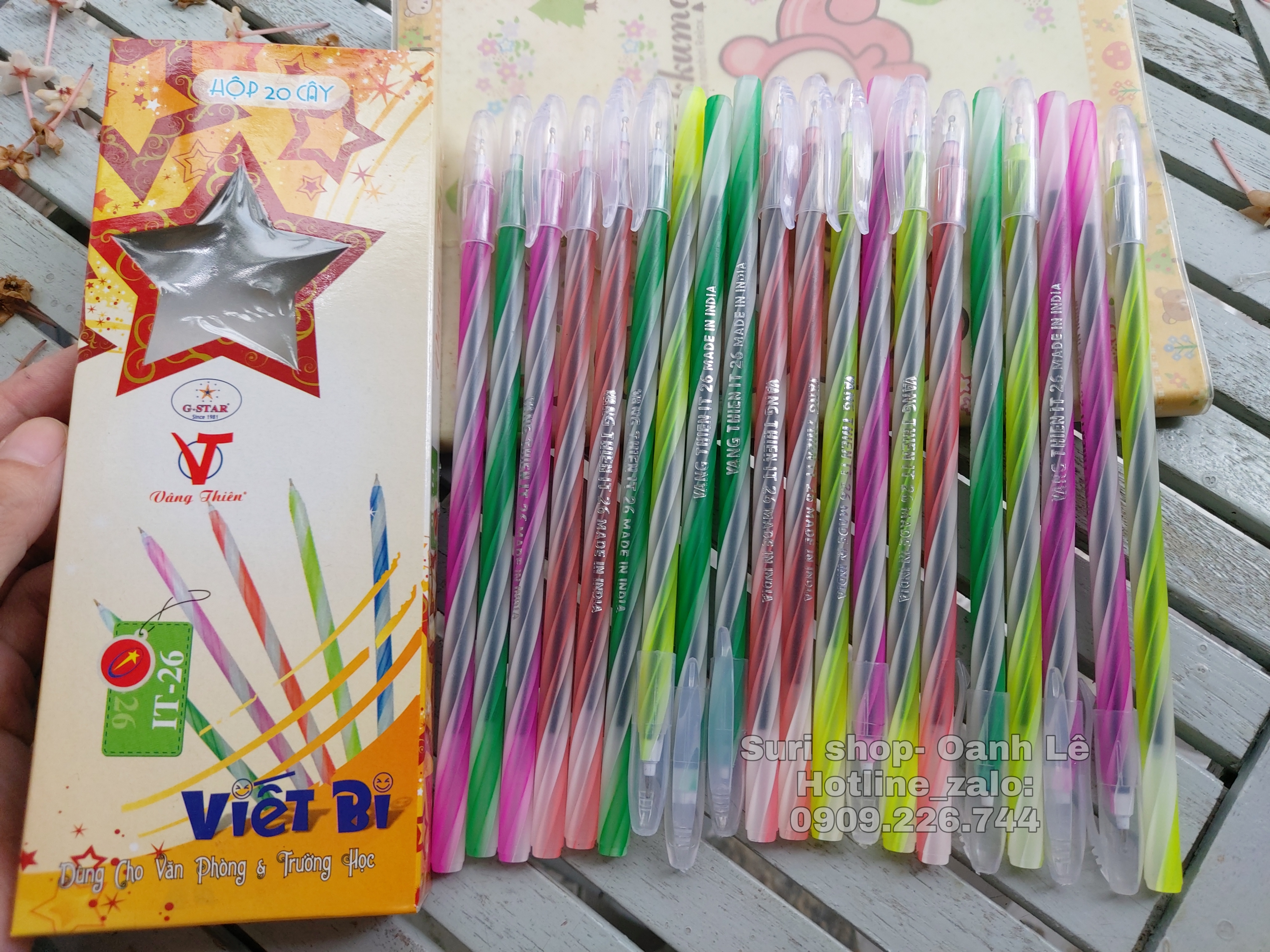 Hộp 20 bút bi mực xanh xoắn dài Gstar ( mẫu xoắn giao ngẫu nhiên )
