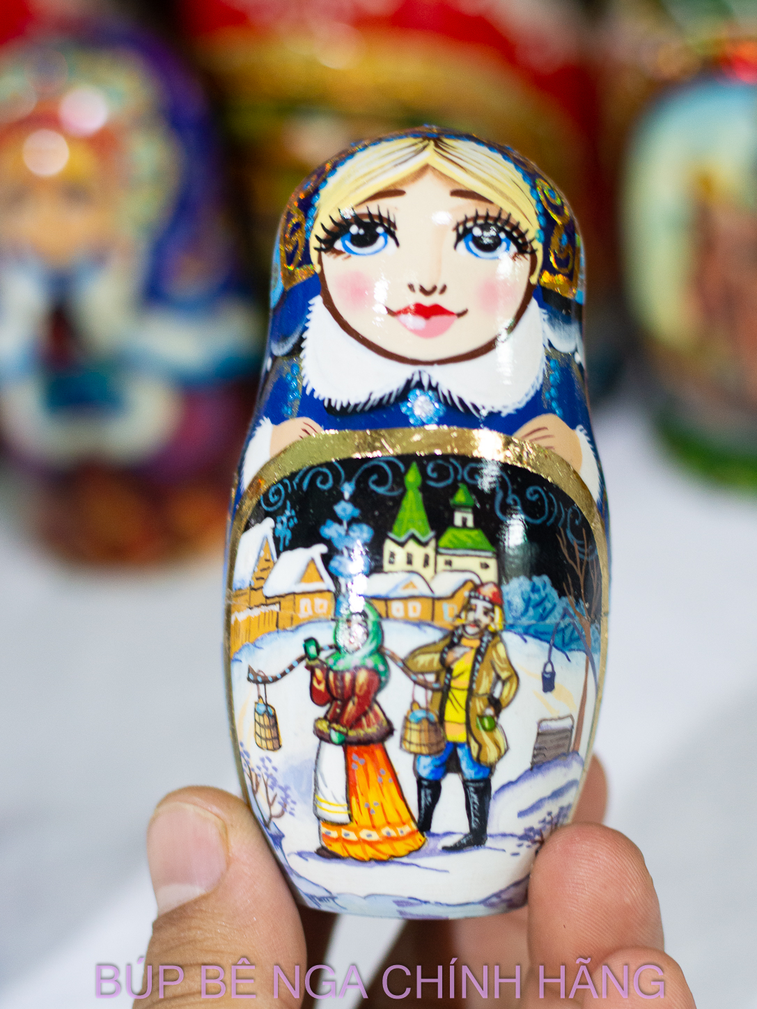 BỘ BÚP BÊ NGA MATRYOSHKA CAO CẤP 5 LỚP 20CM ĐIÊU KHẮC CHẠM NỔI HOA VĂN &quot;CÔNG CHÚA MÙA ĐÔNG&quot; MÀU XANH CỰC ĐẸP VÀ SANG TRỌNG