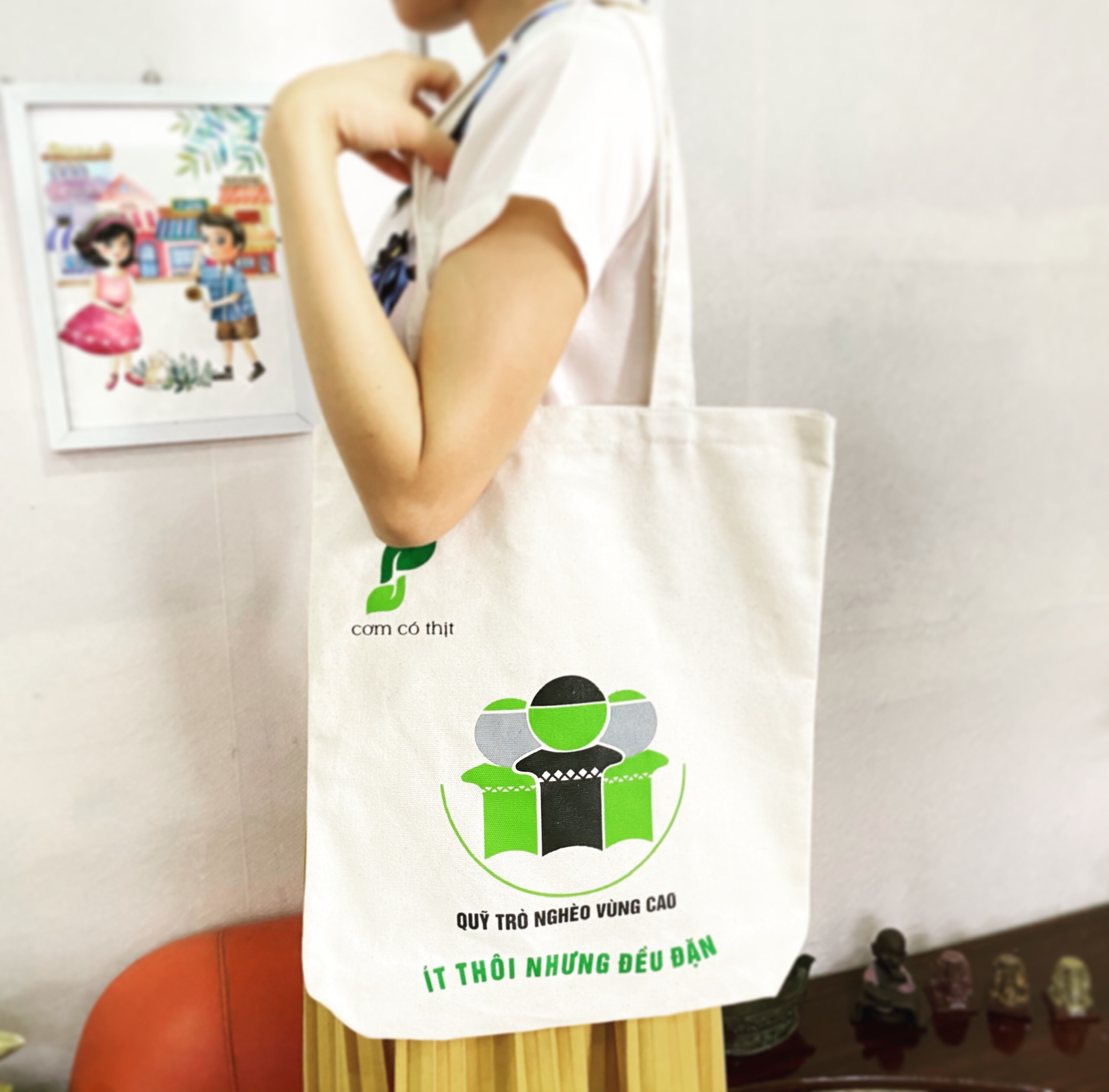 Túi tote vải canvas in logo Quỹ Trò nghèo Vùng cao