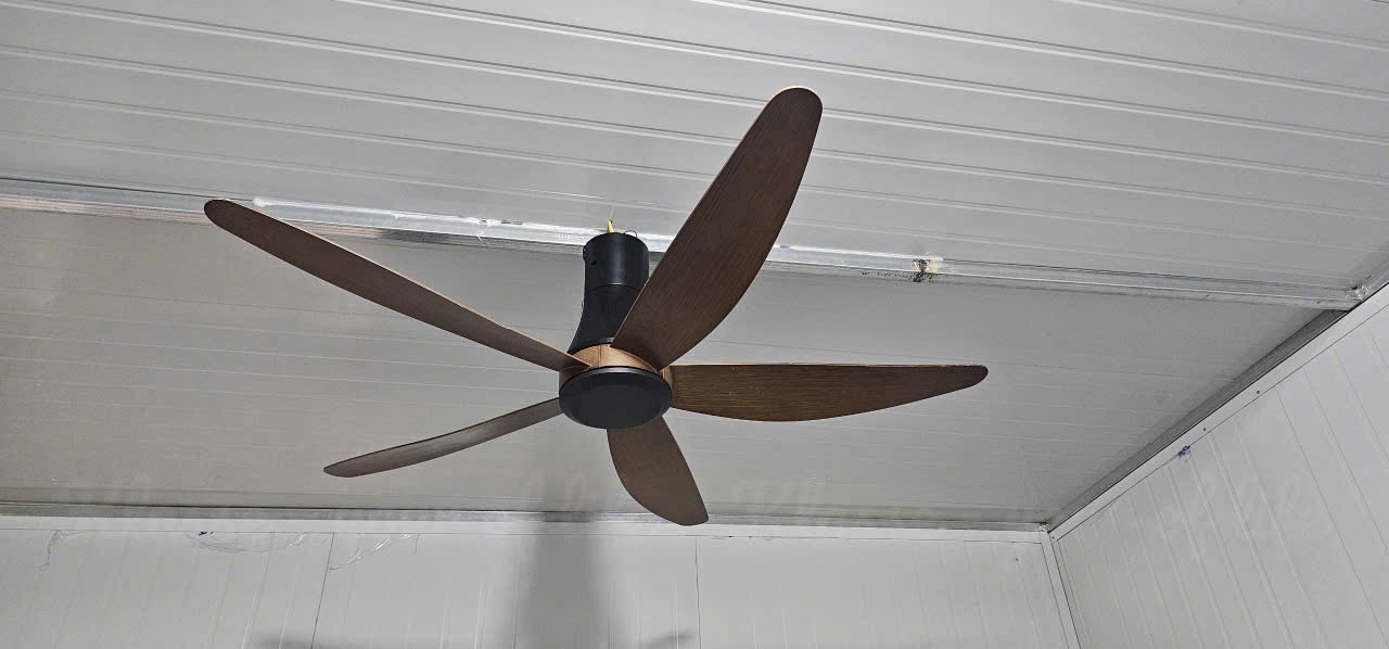 Quạt trần 5 cánh sải dài 1m42 có điều khiển từ xa 6 tốc độ gió, hàng chính hãng klasse, mẫu mới 2024