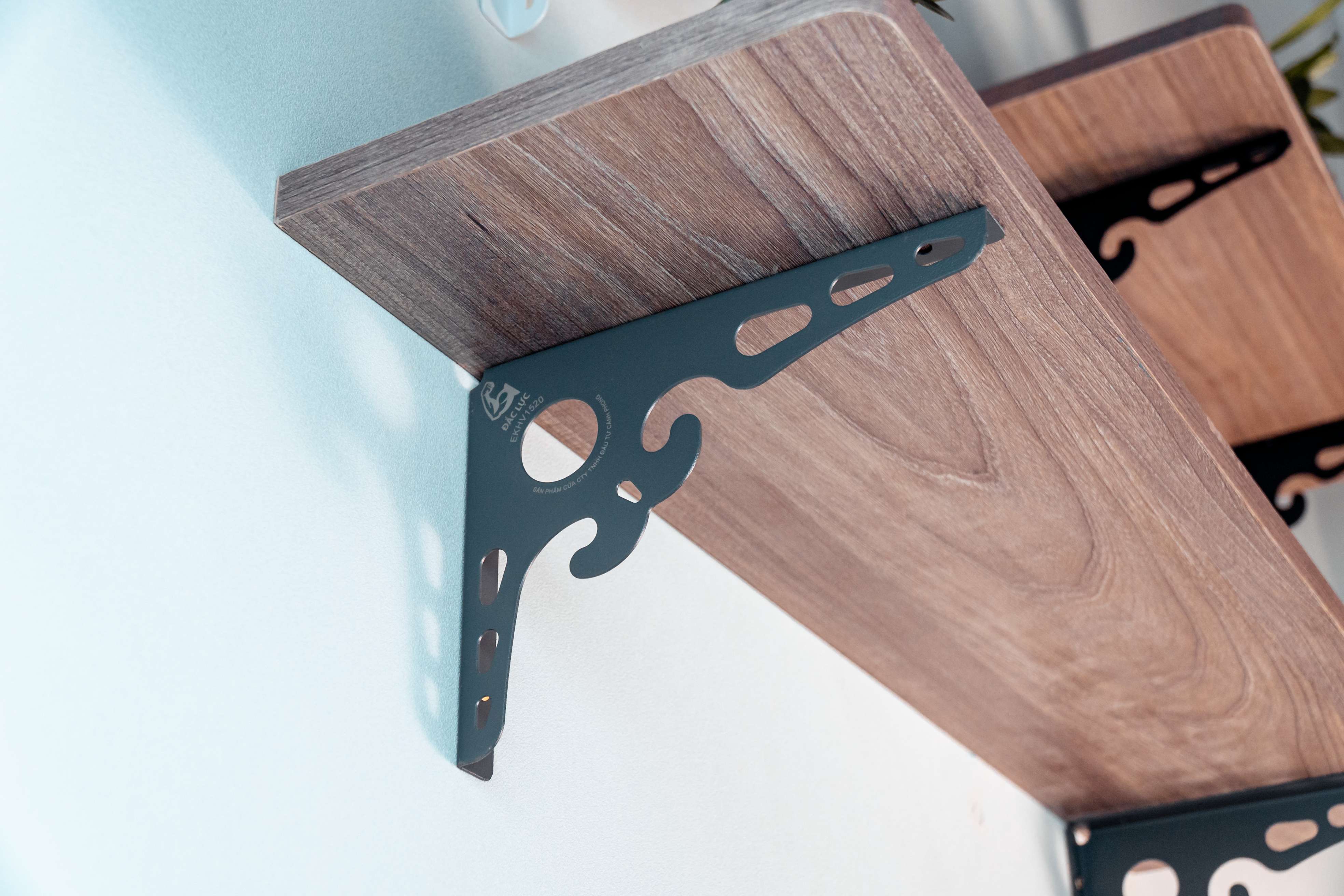 Giá để kệ, eke chữ L hoa văn treo tường chính hãng 15x20cm