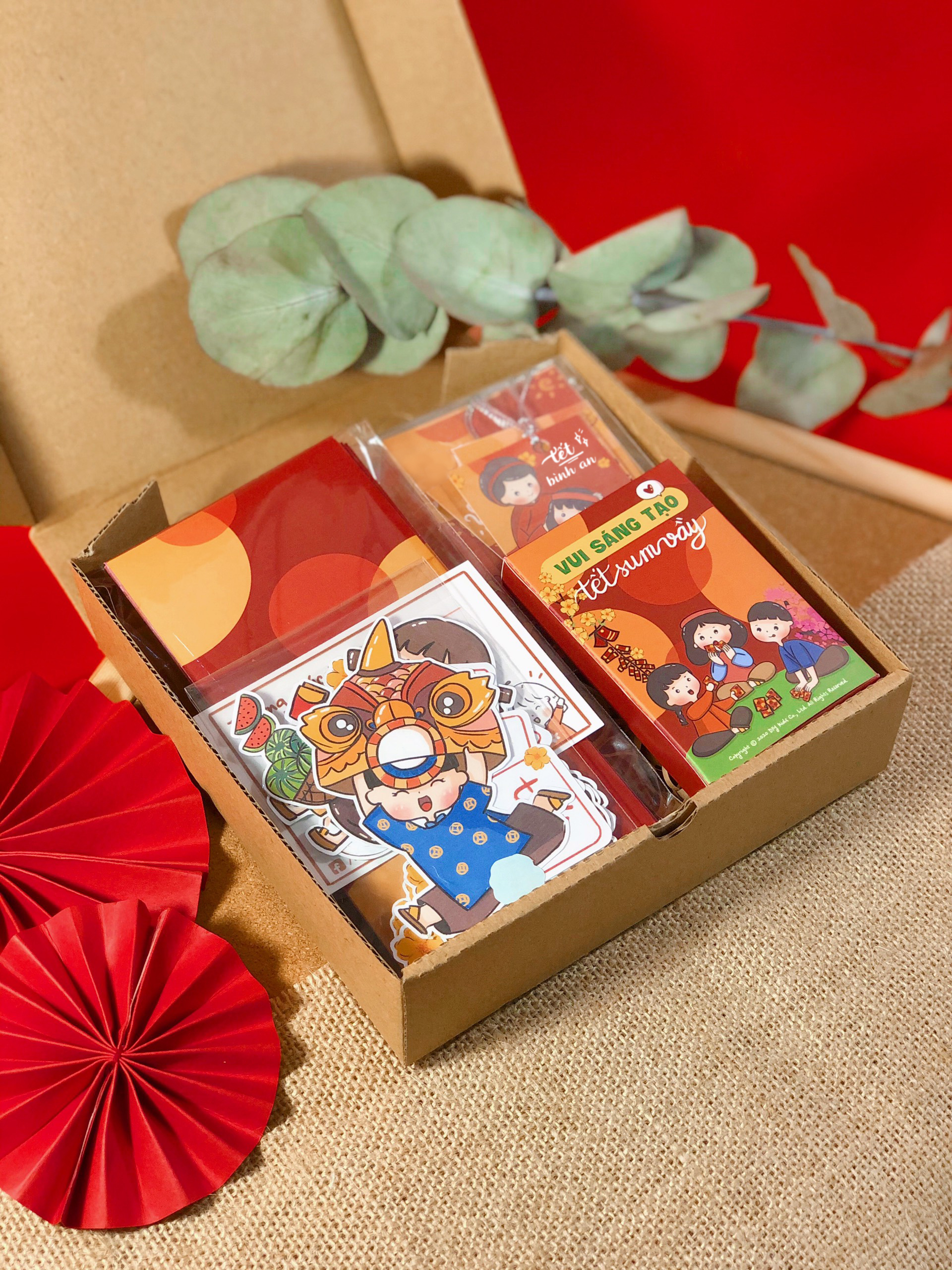 BOX SET TẾT DIY &quot;VUI SÁNG TẠO, TẾT SUM VẦY&quot; – HỘP QUÀ TẾT CHO BÉ