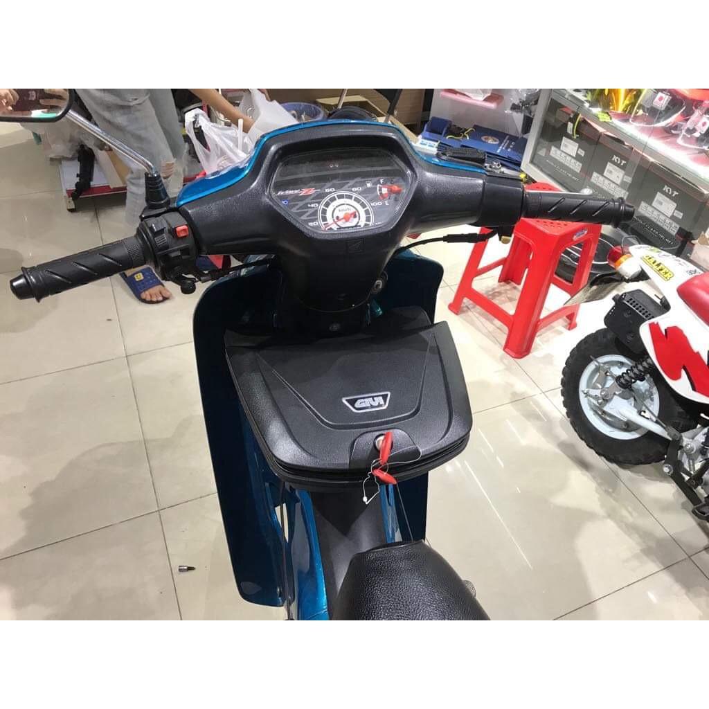 Thùng GIVI gắng giữa xe GIVI G10N dành cho xe máy