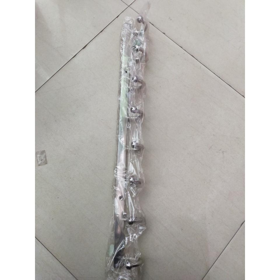 Móc treo quần áo gắn tường inox loại rẻ