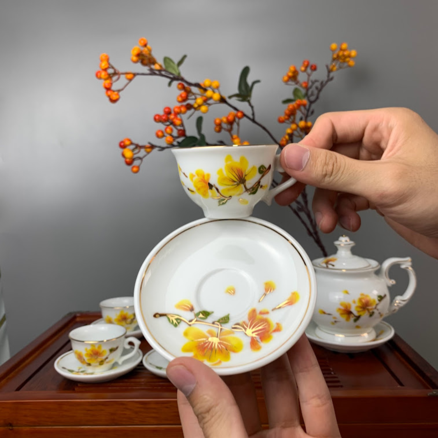 Bộ ấm chén uống trà cao cấp , bộ ấm trà Bát Tràng - mai vàng phú quý