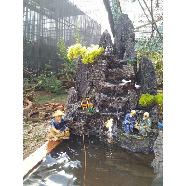 Hòn non bộ có thác nước