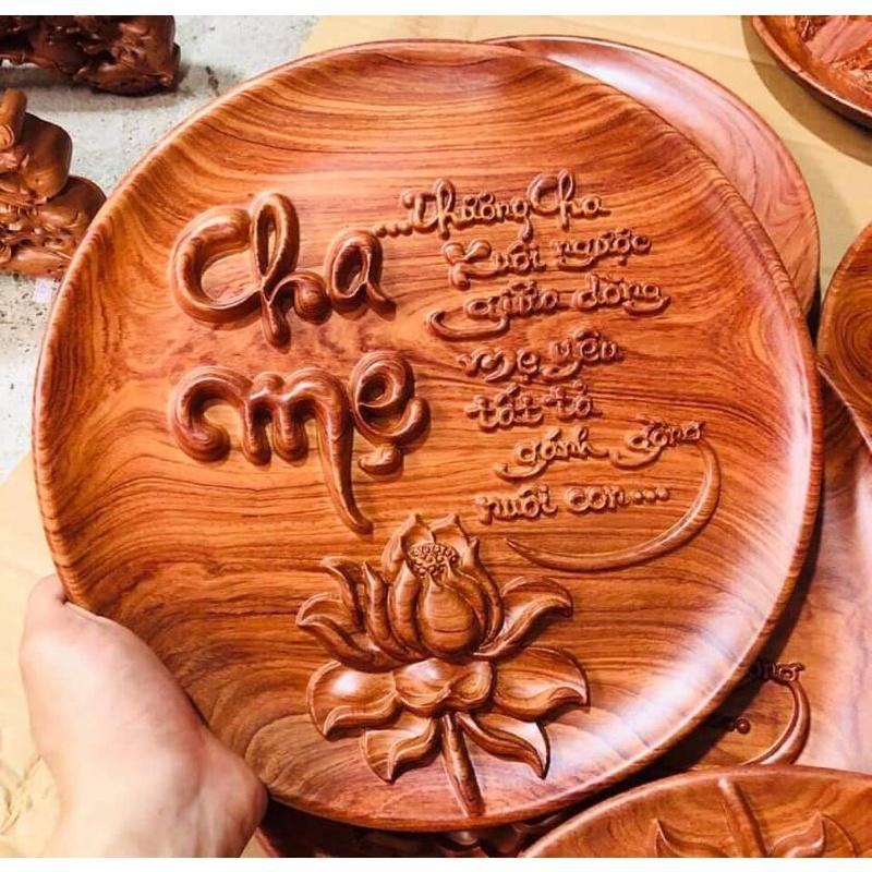 Tranh Đĩa Phong Thuỷ Khắc Cha Mẹ Gỗ Hương Đá