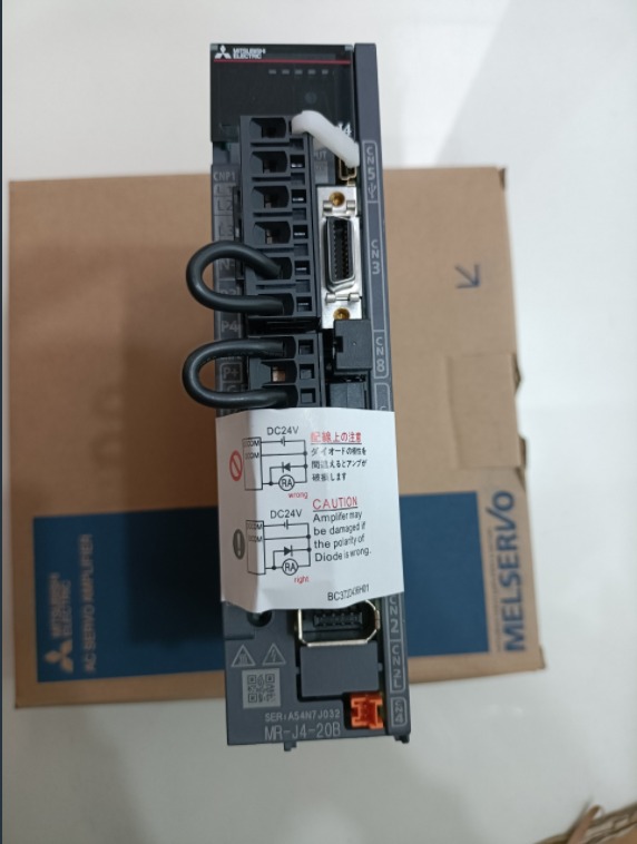 BỘ ĐIỀU KHIỂN SERVO MR-J4-20B