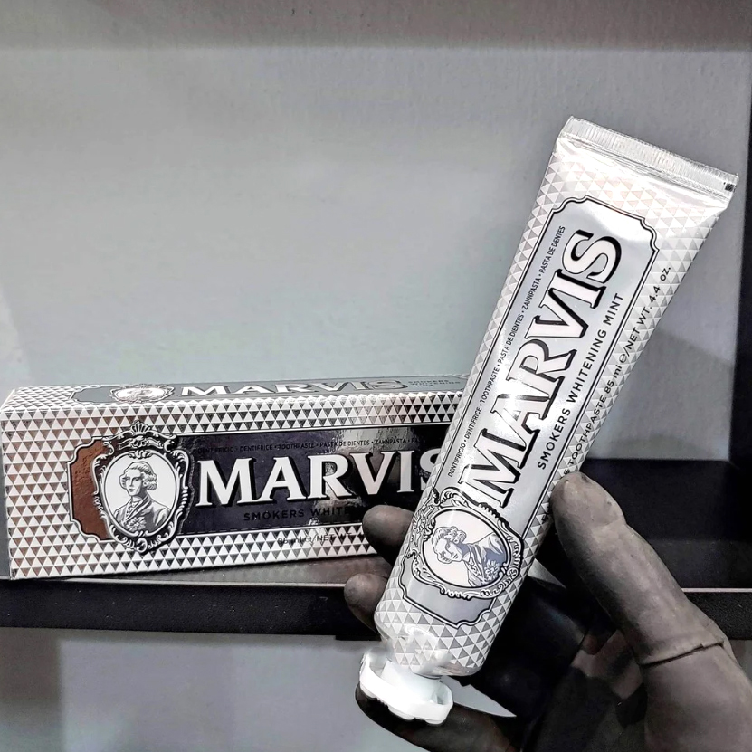 Kem đánh răng cho người hút thuốc và uống coffee Marvis Smokers Whitening Mint Italy 85ml