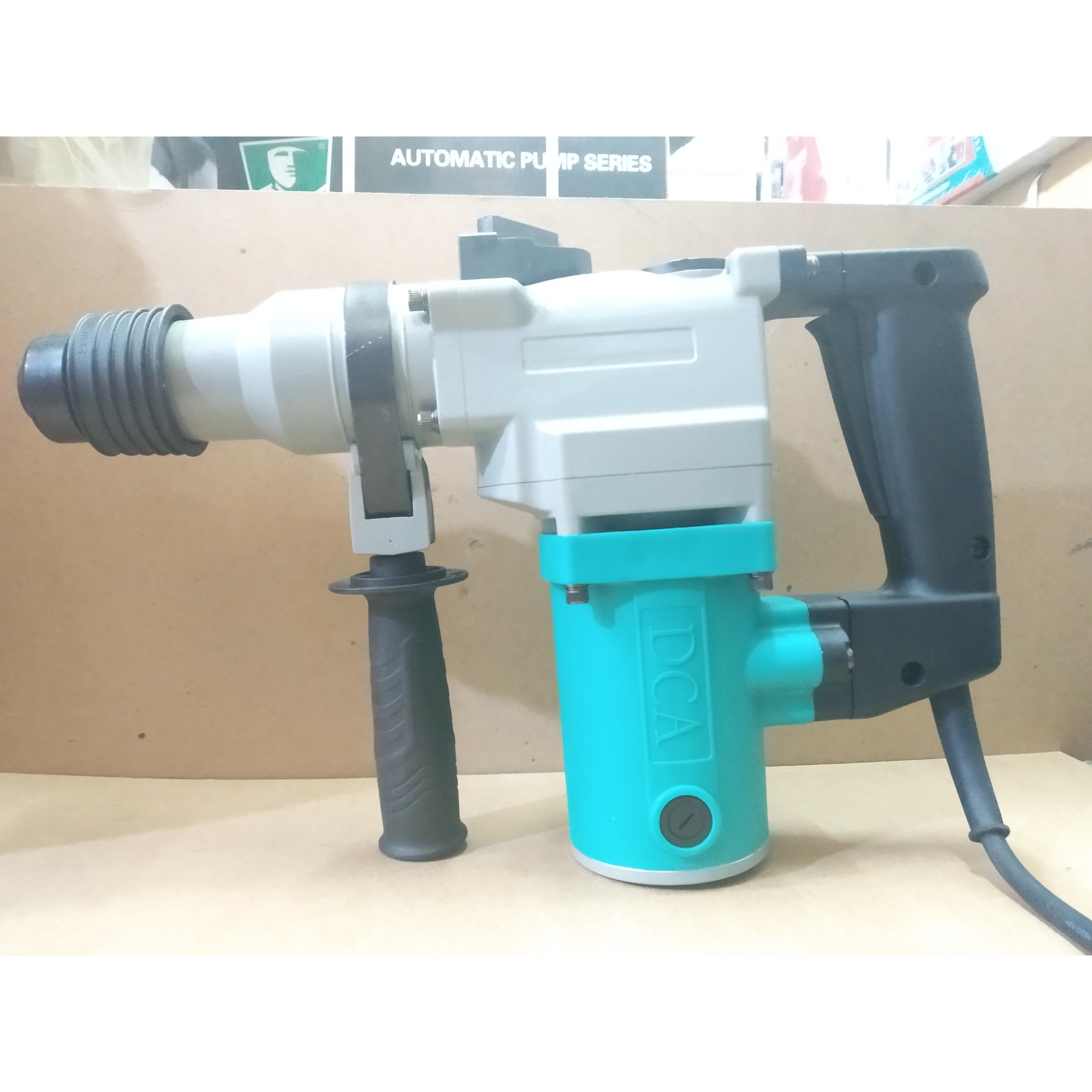 Máy Khoan Đục Bê Tông DCA AZC03-26B