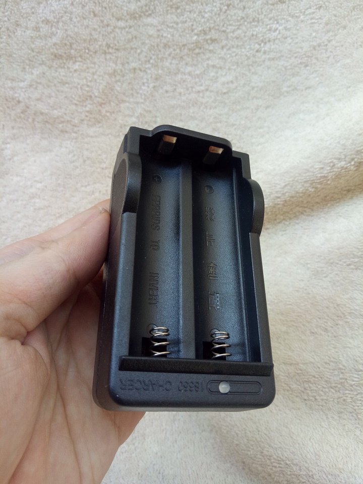 1 Sạc pin đôi 18650 - Cục sạc pin 18650 - Sạc được 2 cục pin 18650 cùng lúc - Hàng chính hãng