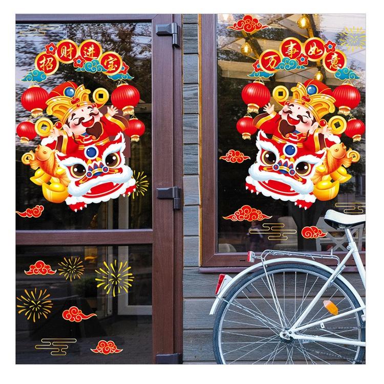 Decal dán tường trang trí tết - HAI ÔNG THÂN TÀI MÚA LÂN VUI NHỘN BÊN THỎI VÀNG