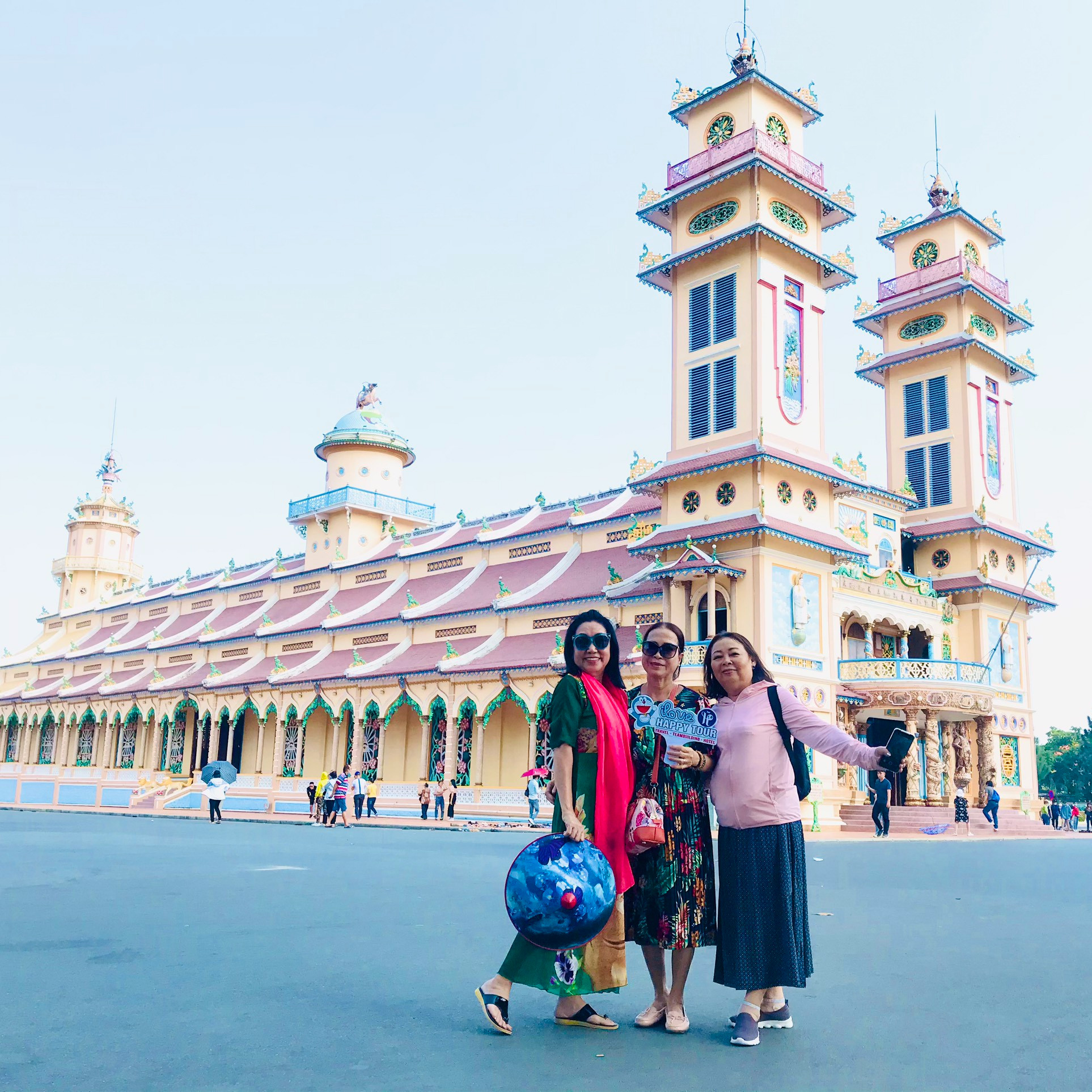 TOUR TÂY NINH - NÚI BÀ ĐEN - TÒA THÁNH TÂY NINH - CHÙA GÒ KÉN 1 NGÀY - HAPPY TOUR