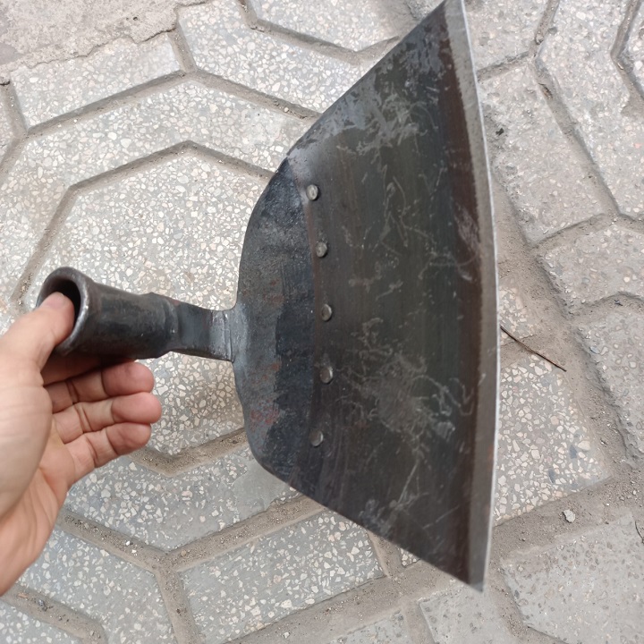 Cuốc làm vườn không cán lưỡi thép chuyên dùng xới cỏ