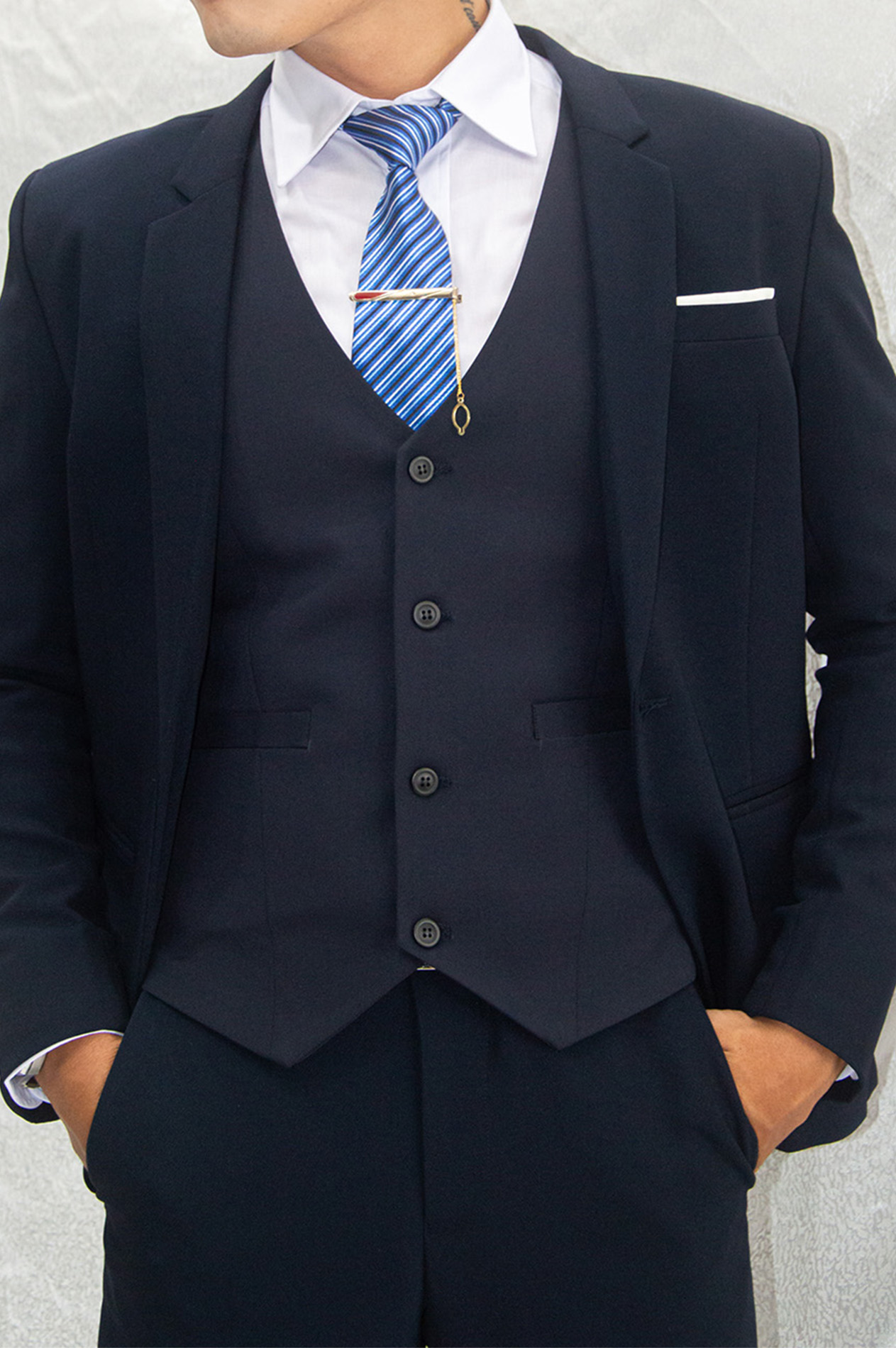 Bộ vest nam 1 nút và gile ôm body màu xanh đen chất liệu co dãn , thoáng mát tặng kèm combo phụ kiện