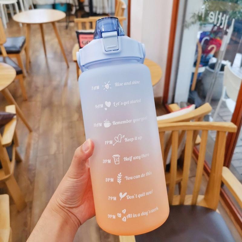 Bình đựng nước 2L dễ thương có chia vạch báo giờ uống nước - Bình nước nhắc nhở uống nước thể thao, detox 2L loại trơn.