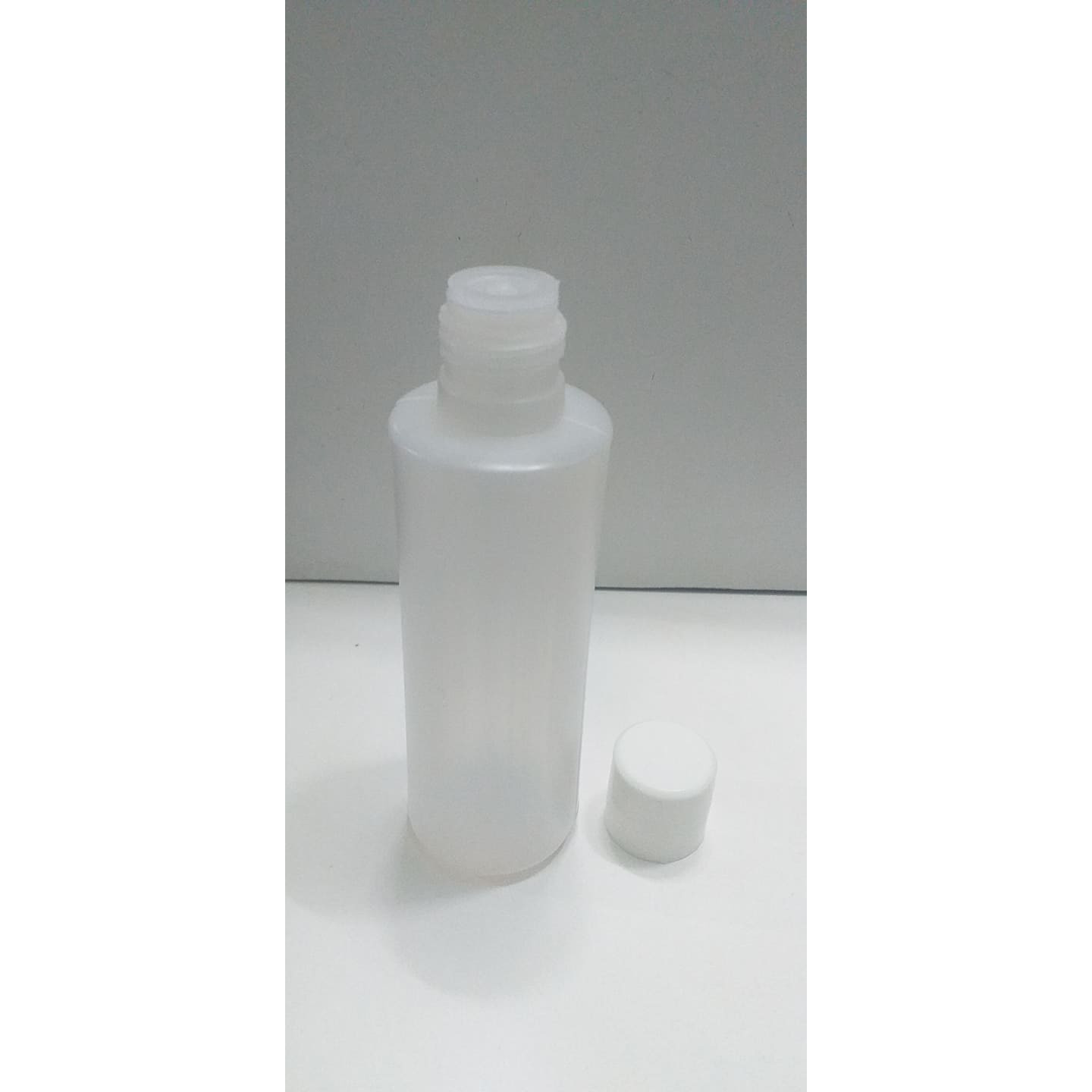 Bộ 2 Chai Nhựa Chiếc Mỹ Phẩm - Sữa Tắm Khi Đi Du Lịch Tiện Dụng.