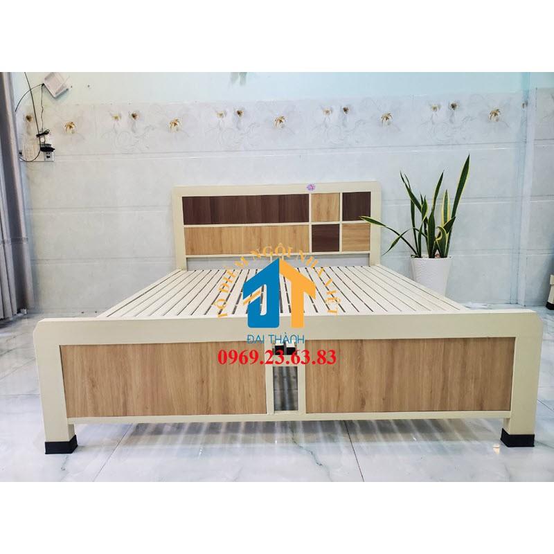 Giường sắt kiểu gỗ kích thước ngang 1M8 dài 2M – GS49