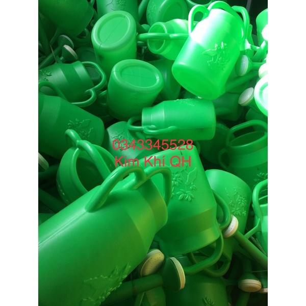 Bình nhựa tưới cây 6 lít và 8 lít giá rẻ