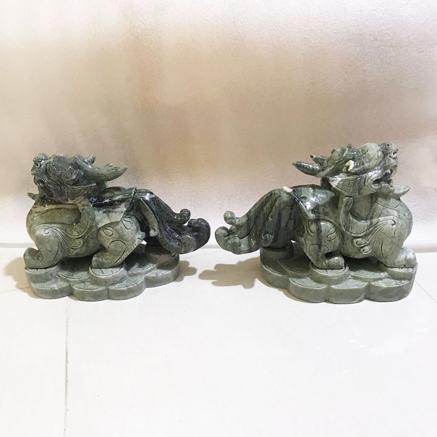 Tỳ hươu  đá tự nhiên màu xanh cho người mệnh Hỏa và Mộc dài 30cm x nặng 18 kg/cặp