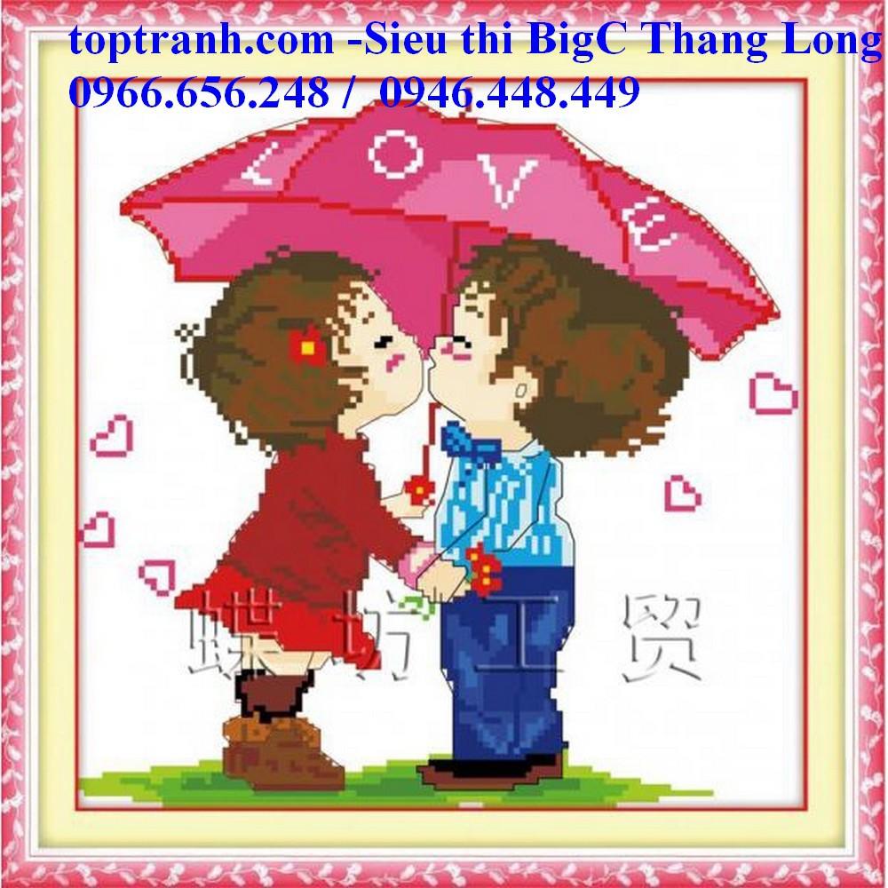 Tranh thêu chữ thập 2 em bé trai gái đội ô A738