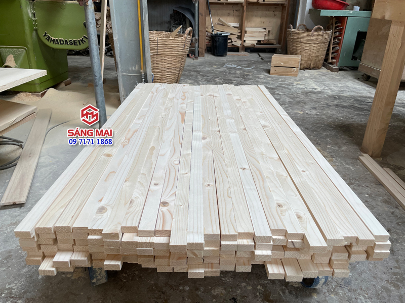Thanh gỗ thông 3cm x 1,5cm x dài 120cm + láng mịn 4 mặt