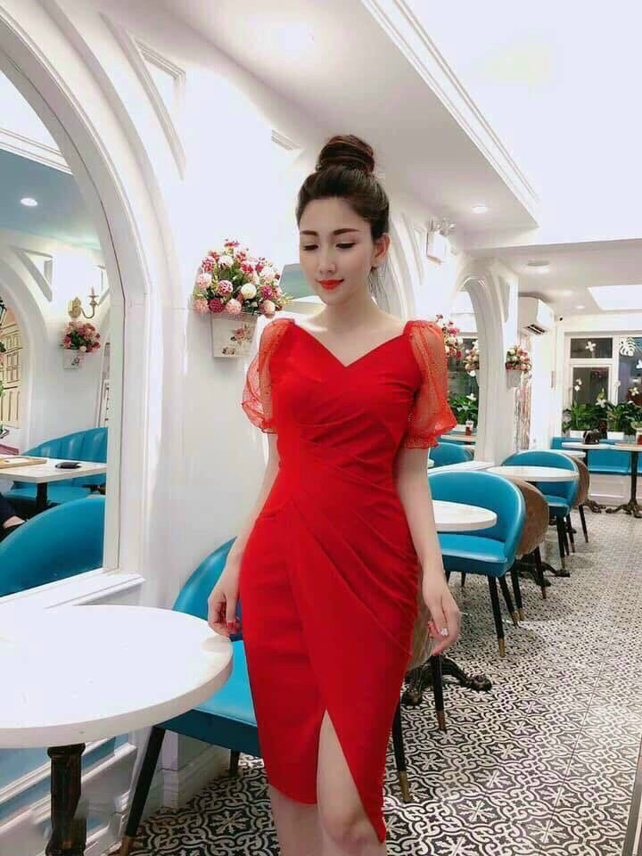 Đầm cổ tim tay lưới