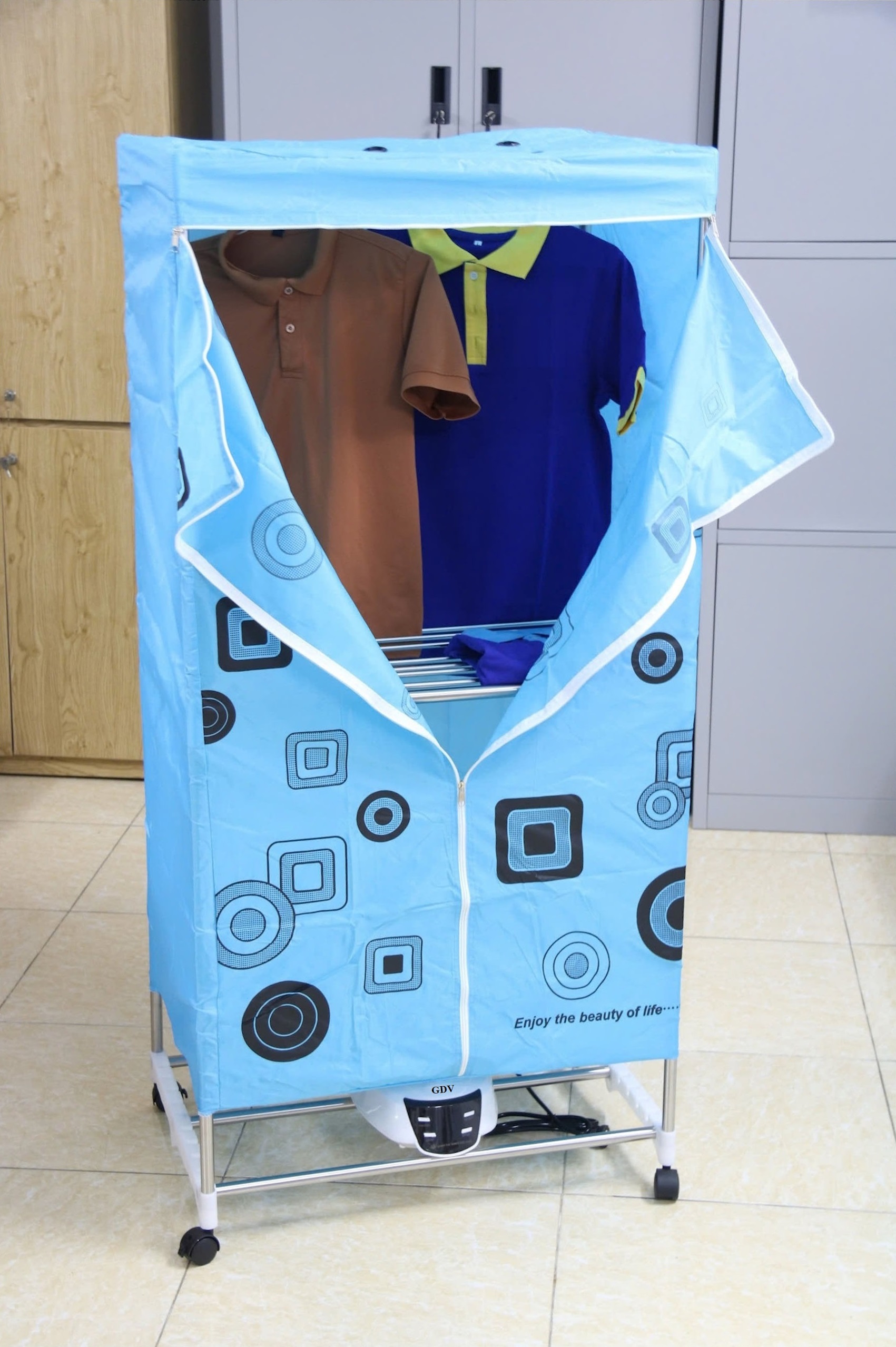 Tủ Sấy Máy Sấy Quần Áo GDV Điều Khiển Từ Xa Công Suất 1600W - Màu Ngẫu Nhiên - Hàng Chính Hãng