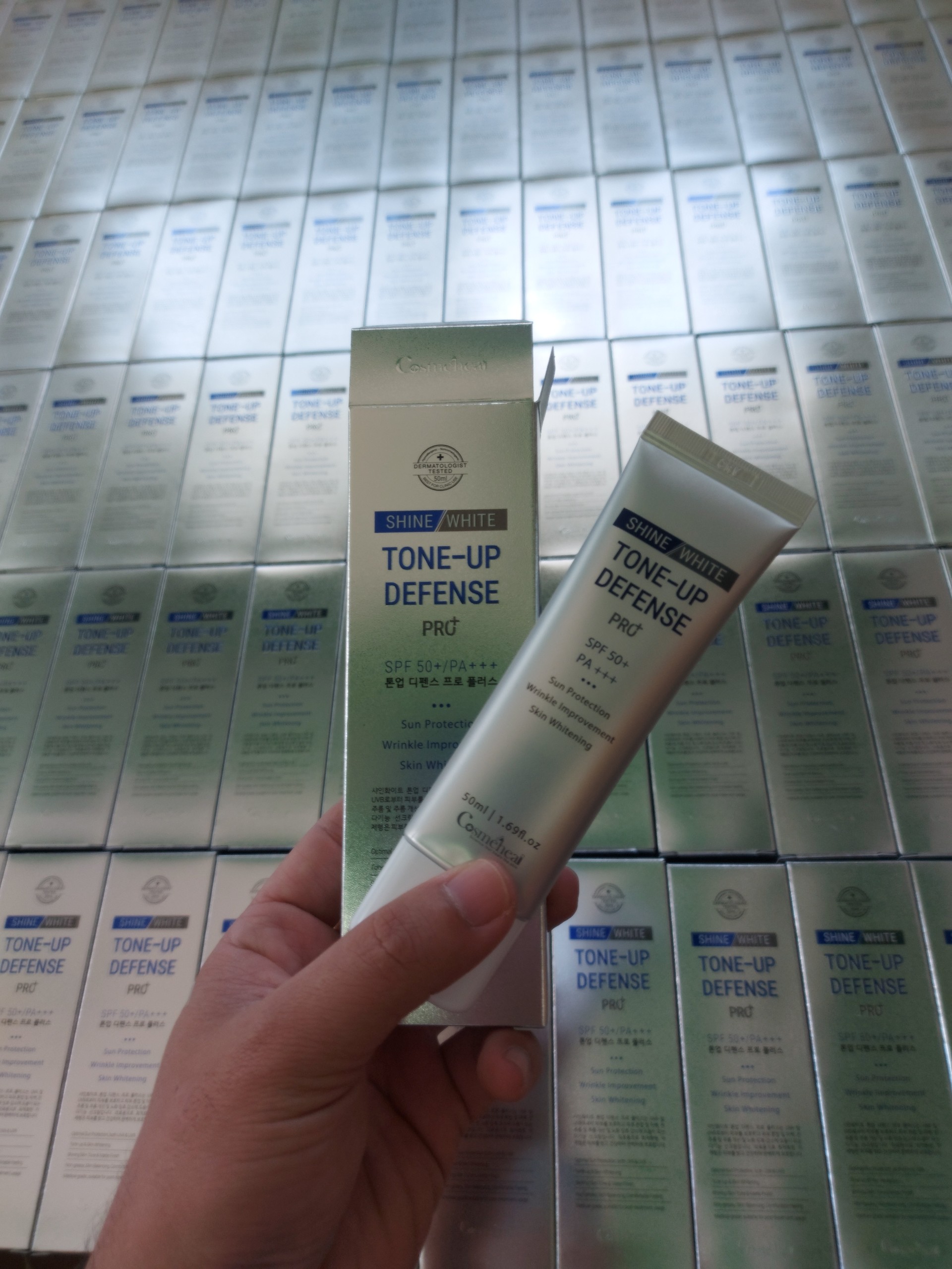 Kem Chống Nắng COSMEHEAL Shine White Tone Up Defense Pro+ SPF 50, PA+++