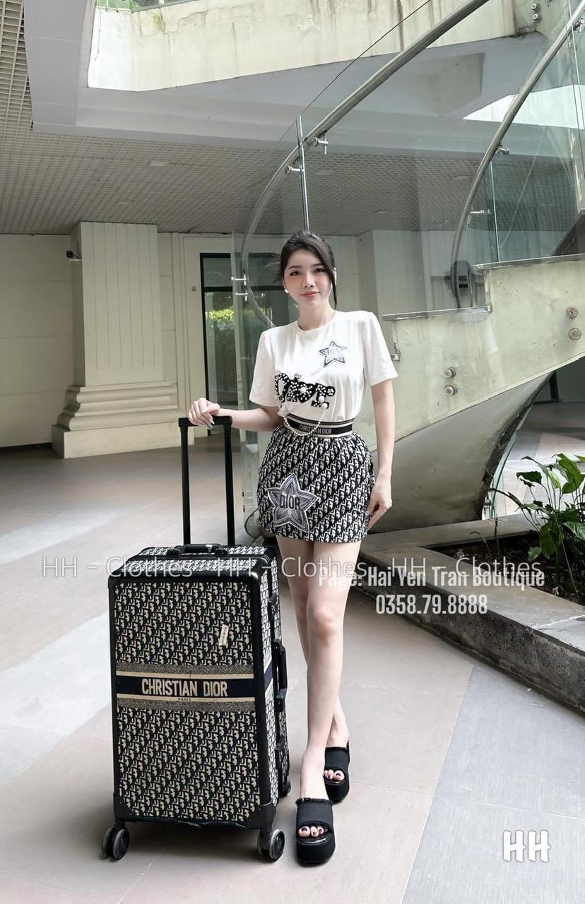 SET ĐI CHƠI, SET 2 MÓN ÁO THUN ĐÍNH ĐÁ PHỤ KIỆN PHỐI CHÂN VÁY CỰC HOT - White