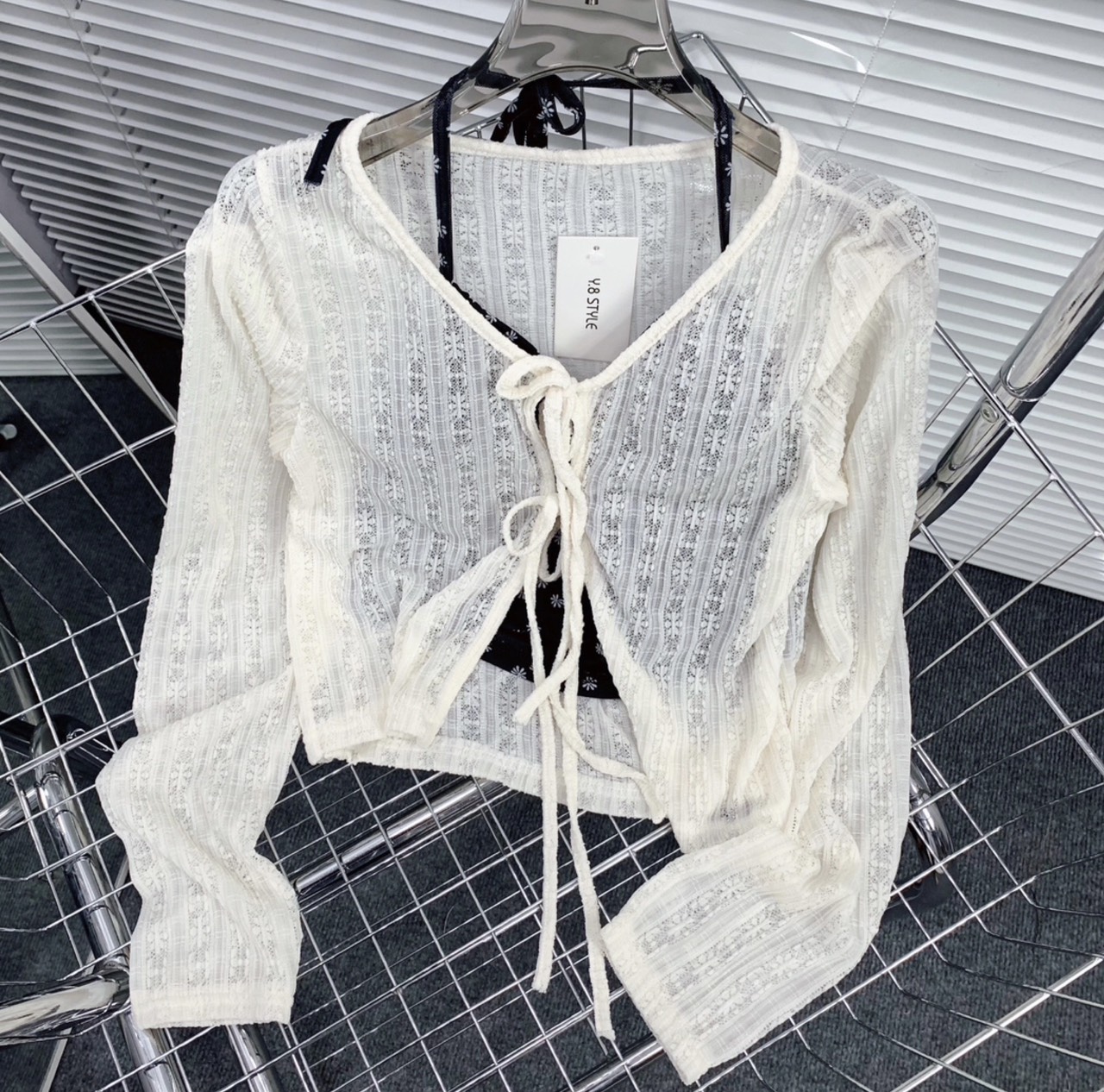 SET ÁO CROPTOP ĐEN DÂY YẾM HOA NHÍ + KHOÁC LỬNG NGẮN REN SUÔNG RỘNG CARDIGAN ĐI BIỂN ĐI CHƠI DẠO PHỐ ĐI TIỆC