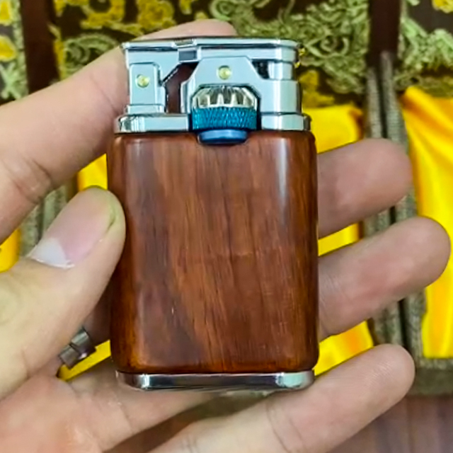 Vỏ Hột Quẹt Bật Lửa Xăng Đá Chief CF227M Ốp Gỗ Đánh Lửa Kiểu Mới Độc Lạ - Dùng Xăng Bấc Đá Cao Cấp