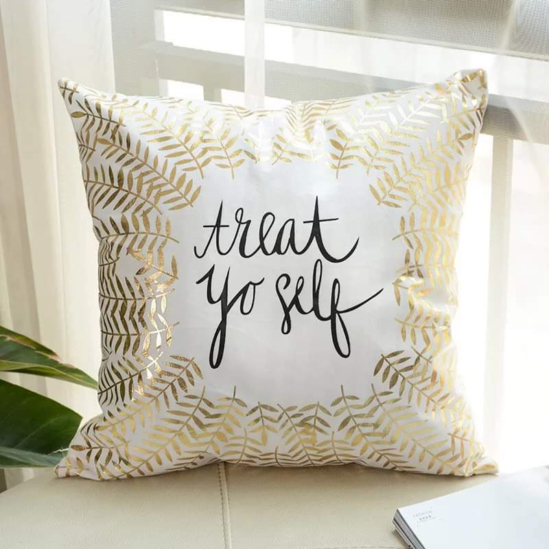 Vỏ gối tựa ghế sofa màu nhũ Treat yo self