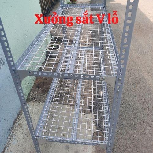 Kệ sắt v lỗ .Rộng 30cm x Dài 100cm x Cao từ 60-80-100-120cm.tấm lưới sắt ô vuông