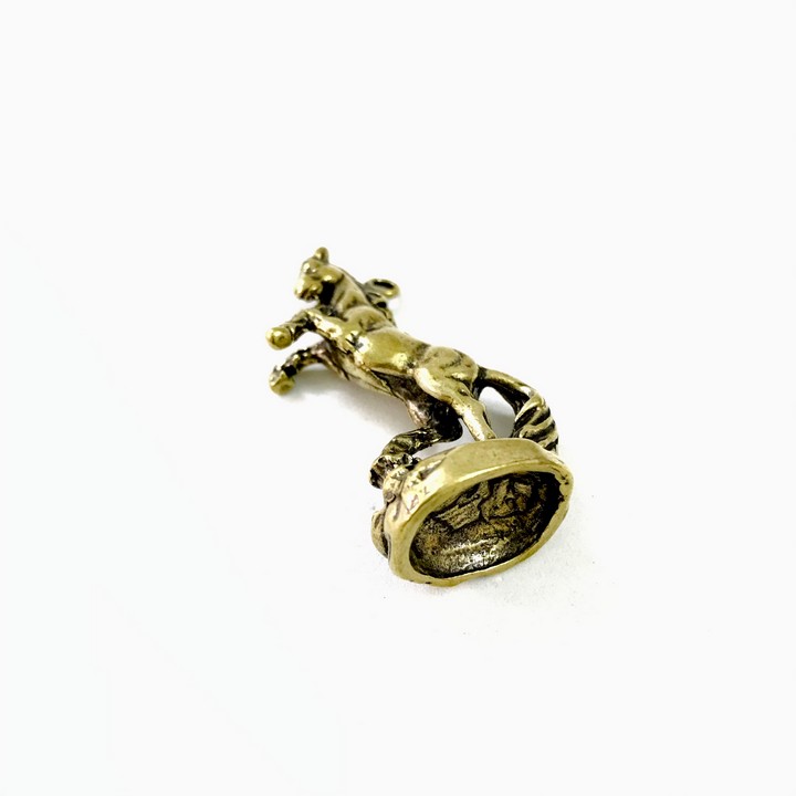 Móc Khóa Tượng Đồng Con Ngựa dùng để làm móc khóa, trưng trên bàn, làm quà tặng lưu niệm, kích thước 2.5 x 1.5 x 4.6, màu đồng - TMT Collection - SP005219
