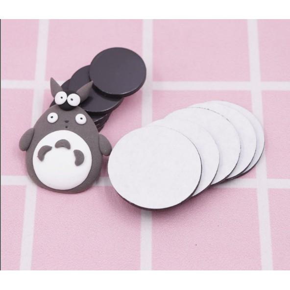 Nam châm mềm dẻo size 2cm và 3cm dùng dán huy hiệu, charm, DIY
