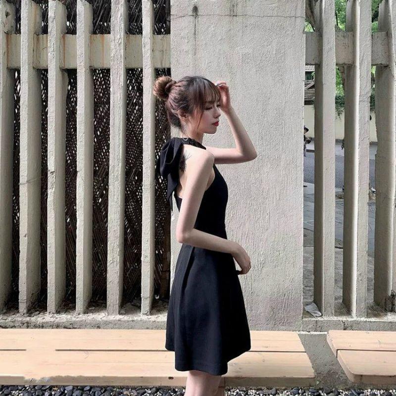 Đầm maxi xòe đen cổ yếm xinh xắn Black Dress