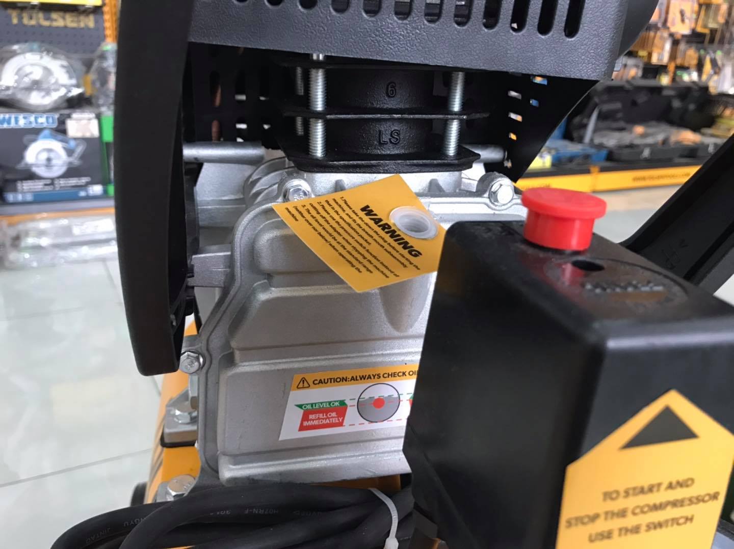 MÁY NÉN KHÍ 50L 1.800W 2.5.HP TOLSEN 73115 - HÀNG CHÍNH HÃNG